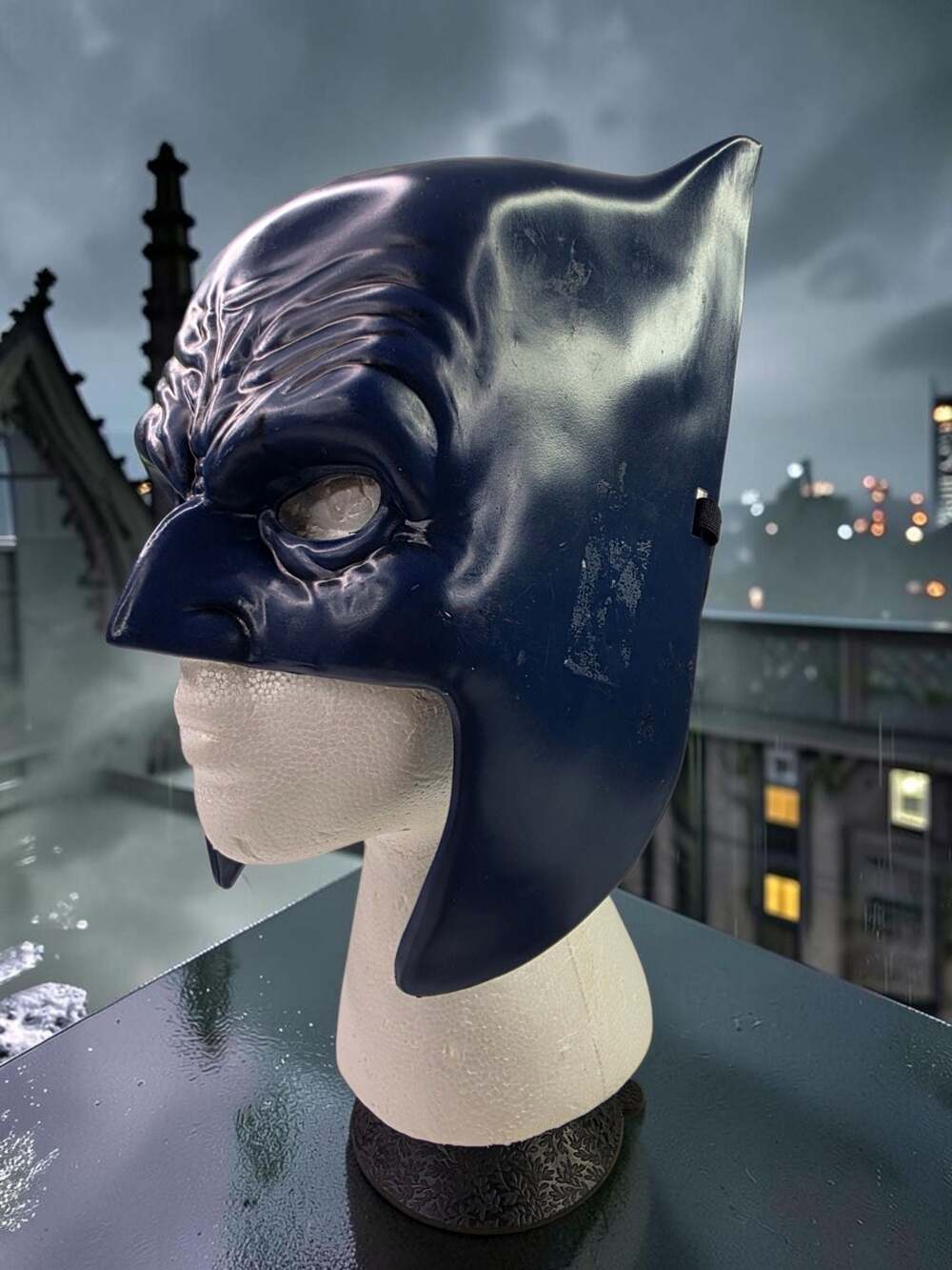 DC Comics Batman The Dark Knight Returns Blue Plastic Mask and Book Set